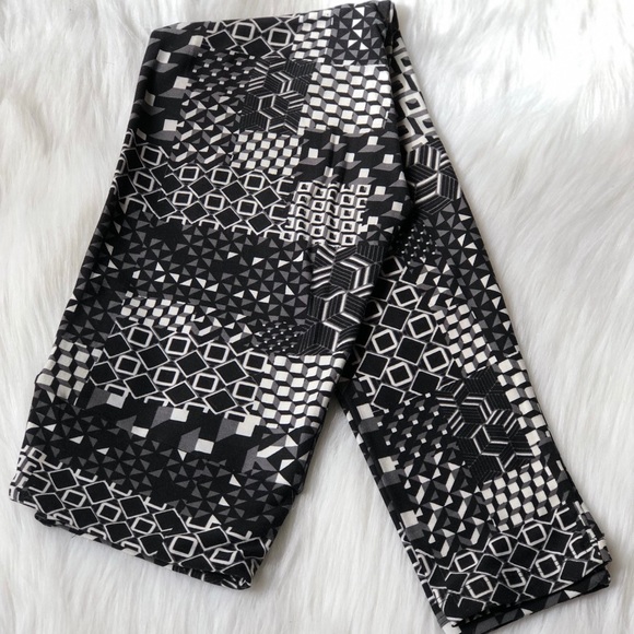 Lularoe Black Geometric Leggings MSRP $25 NWOT - Picture 1 of 6